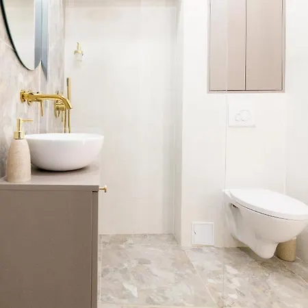 Monjan Ii Luxury Square Market Rynek *