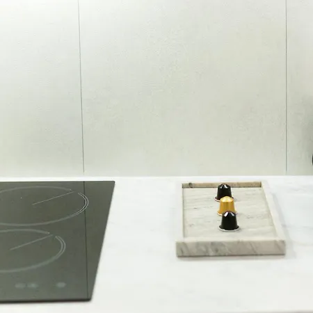 Monjan Ii Luxury Square Market Rynek