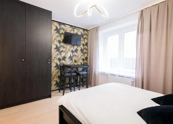 Monjan Ii Luxury Square Market Rynek *