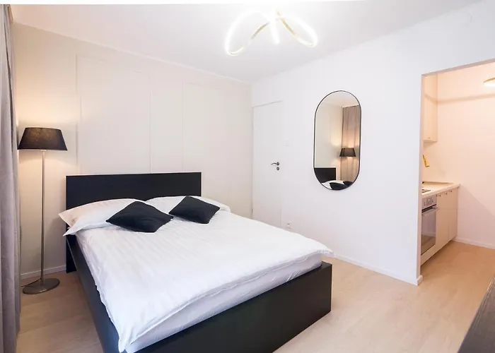 Monjan Ii Luxury Square Market Rynek Daire