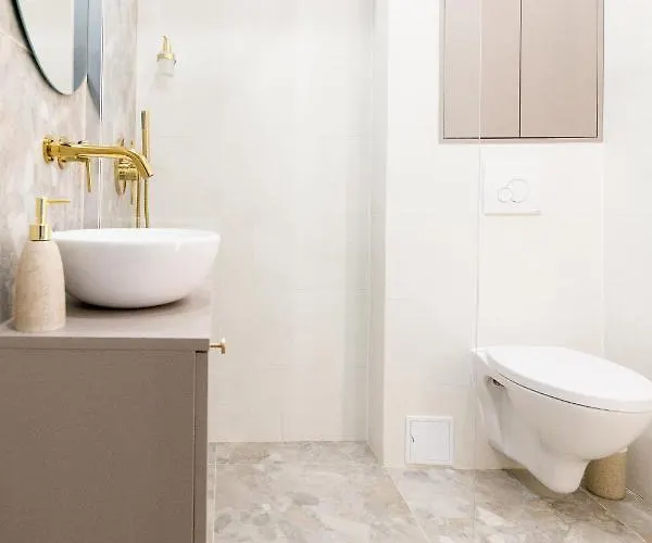 Monjan Ii Luxury Square Market Rynek *